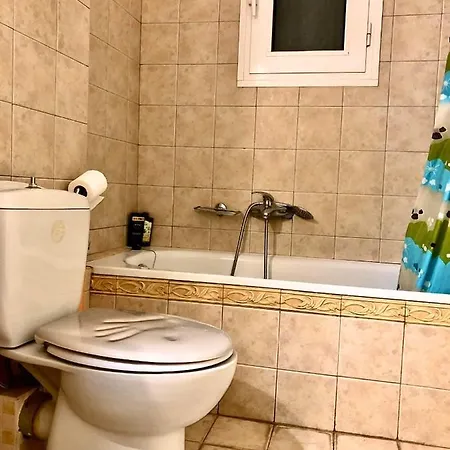 Spacious 120sq Flat Apartment *