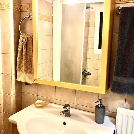 Central Spacious 120sq Flat Apartment
